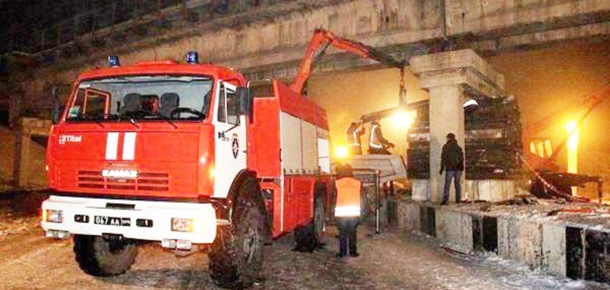 У Донецьку підірвали залізничний міст: фото і відео з місця НП