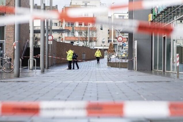 Четыре раза врезался в толпу: в Германии произошел жуткий 'расистский' теракт