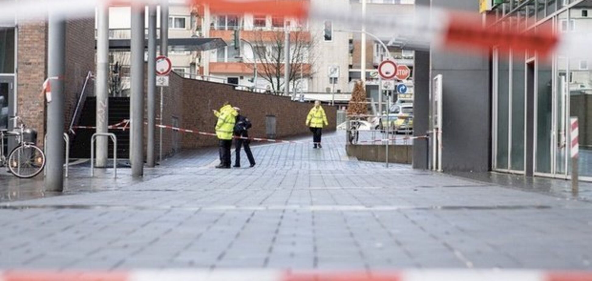 Четыре раза врезался в толпу: в Германии произошел жуткий 'расистский' теракт