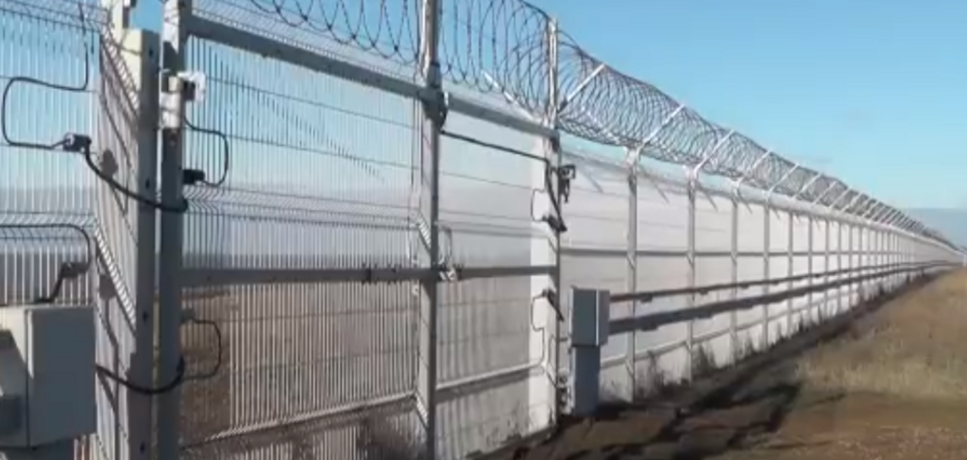 В Україні пригрозили жорсткою відповіддю за паркан окупантів у Криму