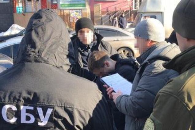 Полицейские попались на взятке