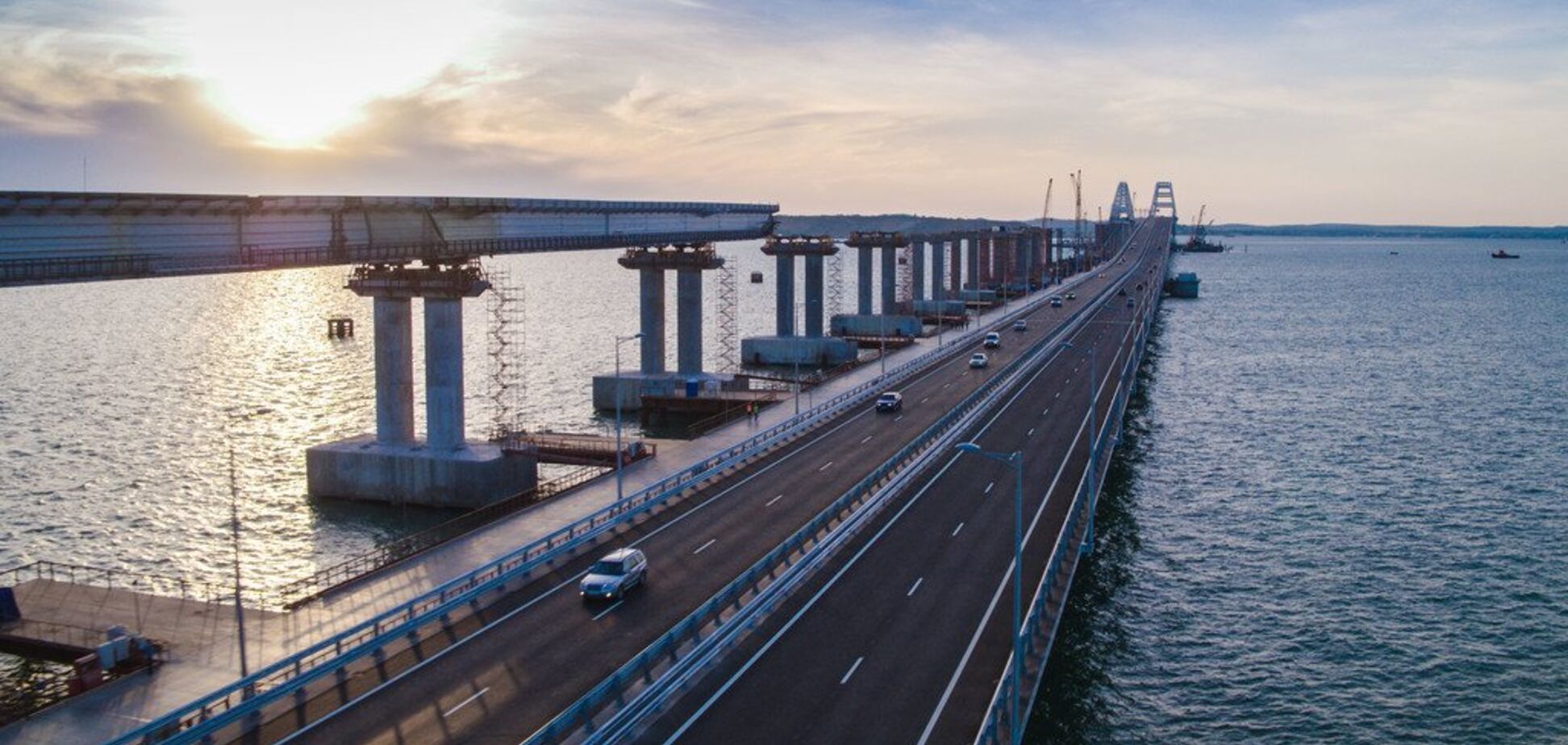 ''Розповзається!'' У мережі помітили нюанс Кримського мосту