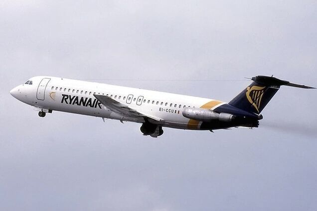 Ирландские студенты устроили шоу на борту самолета Ryanair: опубликовано видео