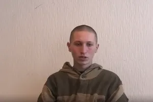 Террористы захватили в плен бойца ВСУ: опубликовано видео жесткого ''допроса''