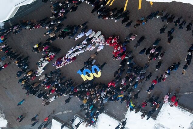 У День Соборності сотні дніпрян створили живу мапу України