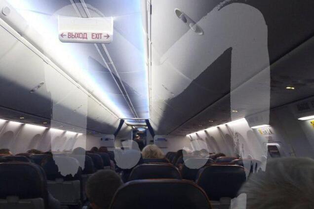 'Руки за спину!' Появилось видео штурма захваченного в России пассажирского самолета