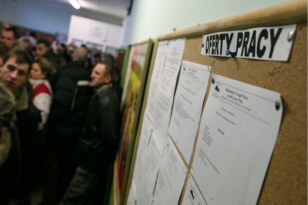 Трудовая миграция может усилить фискальное давление на украинцев – СМИ