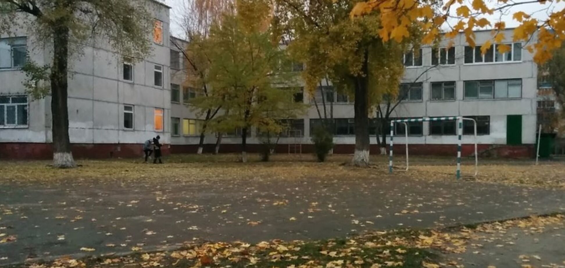 ''Ты больной? Закрой рот!'' В школе Киева вспыхнул скандал с учителем