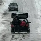 Гроб в багажнике легковушки