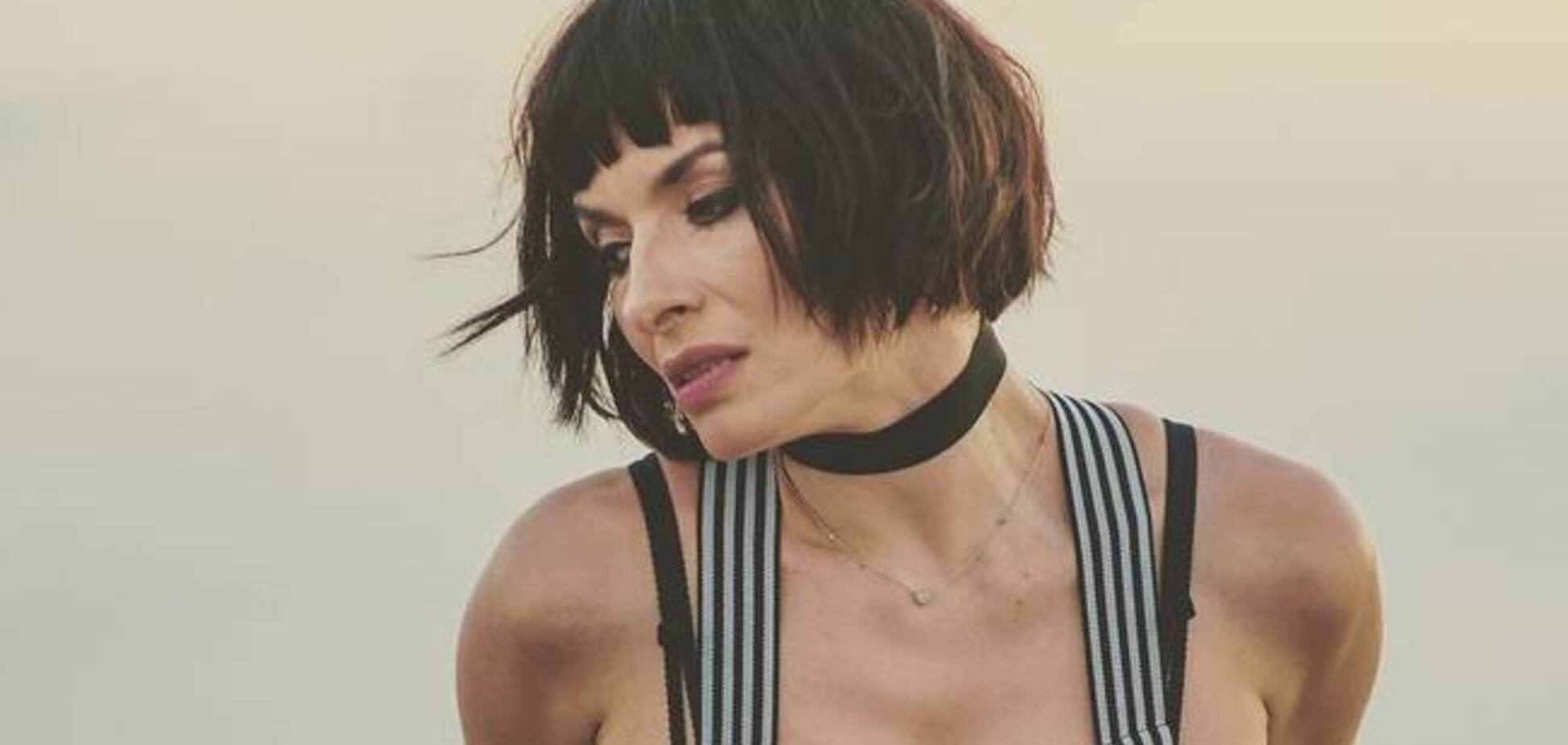 ''Шикарная'': украинская певица показала пышные формы на видео