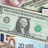 Доллар в банках Украины приблизился к новой отметке