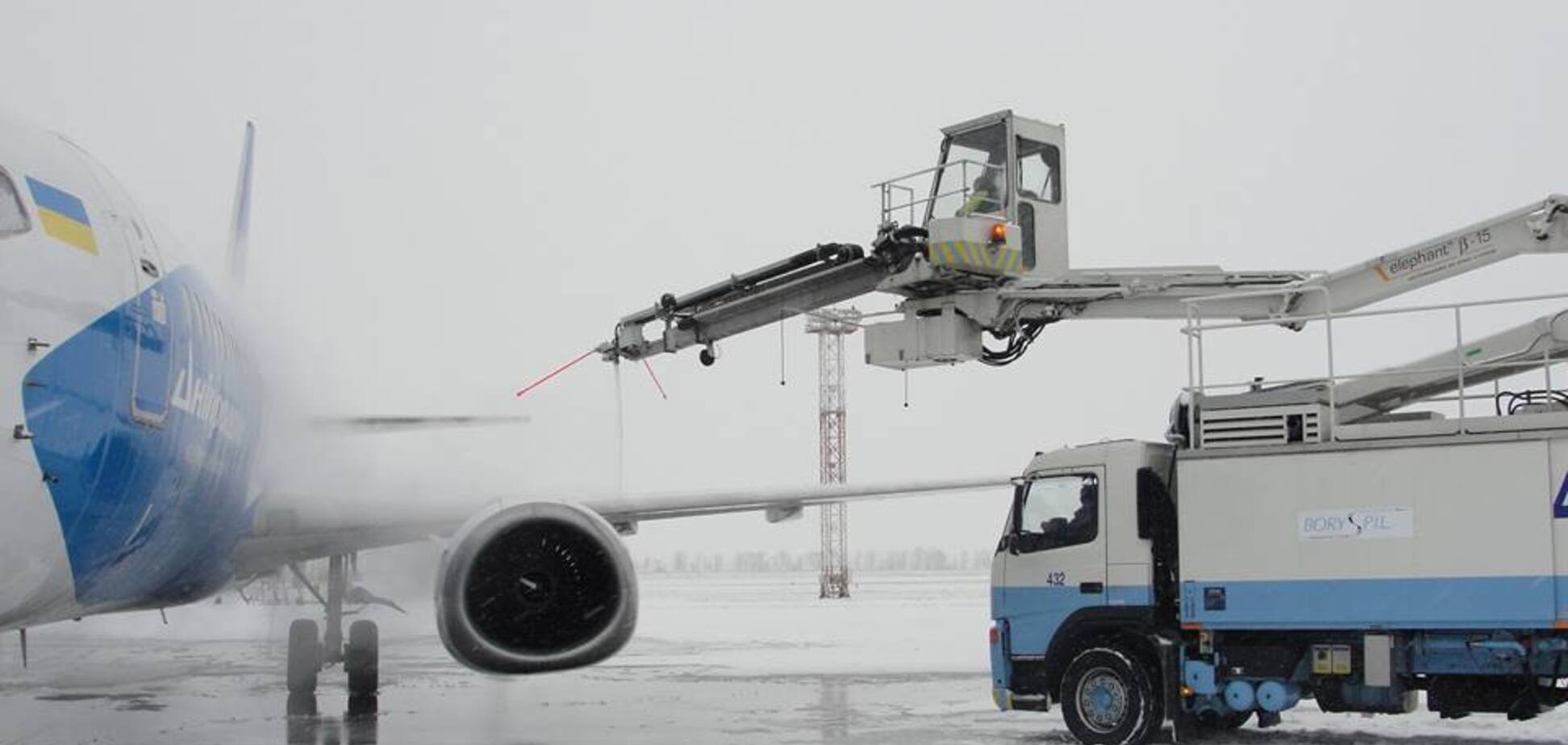 В Киеве из-за непогоды массово задерживаются авиарейсы: расписание