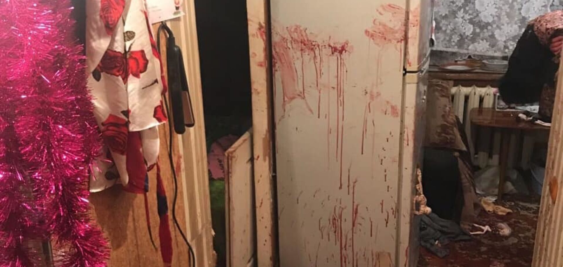 Квартира залита кров'ю: у Києві неадекват влаштував розправу над дочкою і дружиною
