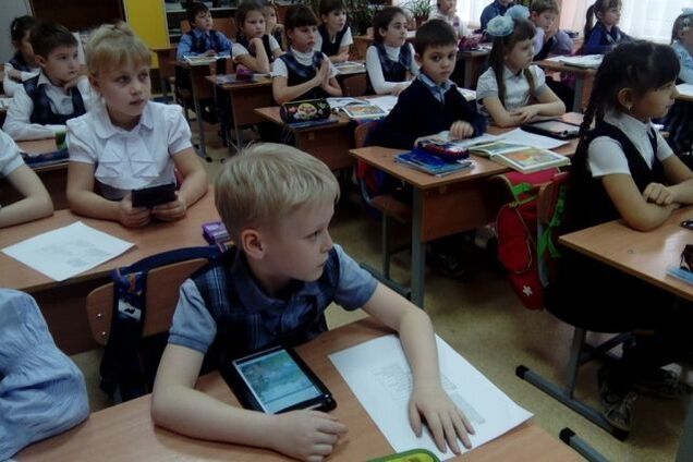 ''Собача їжа!'' У Росії спалахнув скандал із дітьми у школі. Відео