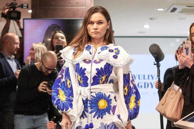 Модный показ в Давосе: украинский дизайнер одела мировых лидеров в вышиванки
