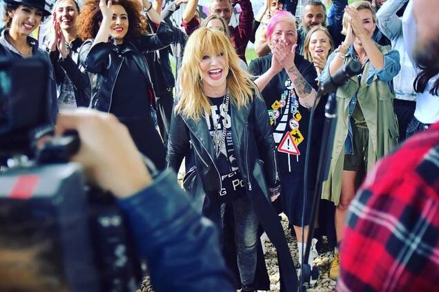 Выпросила 40 млн на возвращение: Пугачева угодила в финансовый скандал