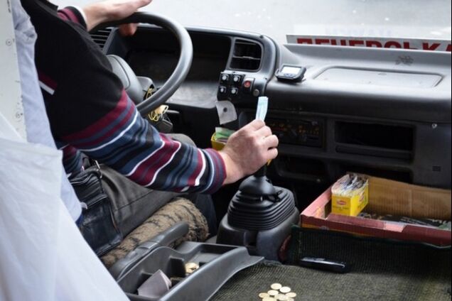 ''Як бездомних собак!'' Ще один український маршрутник вигнав дітей на мороз