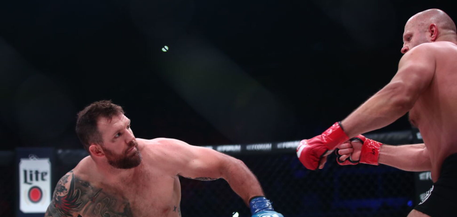 Нокаут первым ударом: Емельяненко позорно проиграл чемпионский бой