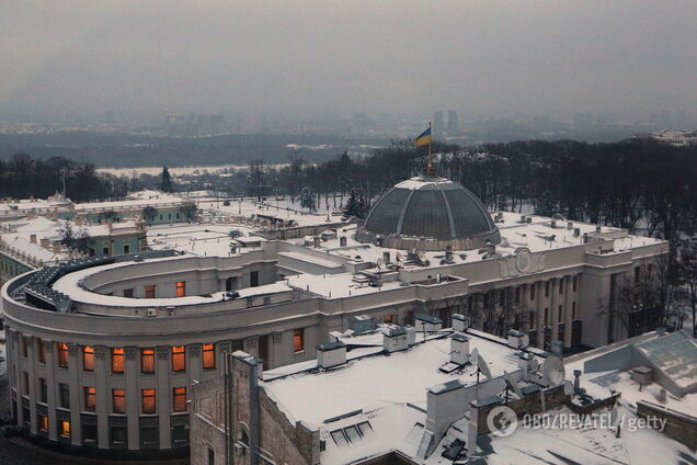 ''Кулаком в лицо'': сотрудник Рады напал на копов