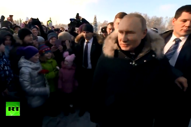 ''С ума сошел?!'' Путин разгневал россиян праздником на кладбище