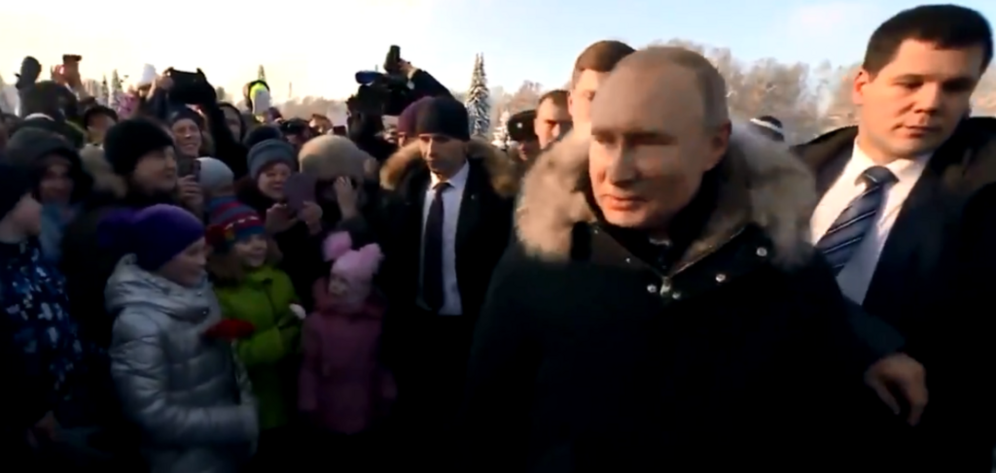 ''З глузду з'їхав?!'' Путін розгнівав росіян святом на цвинтарі