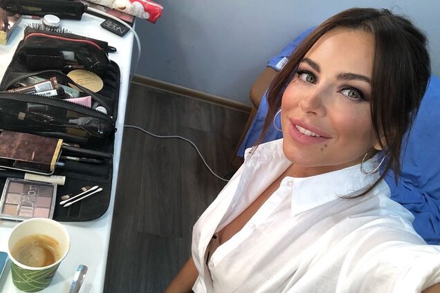 Лорак испугала поклонников мрачным фото без макияжа