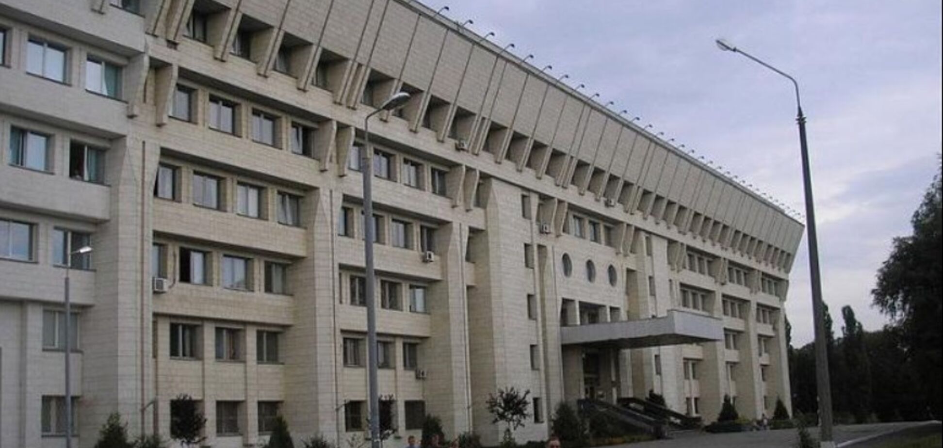 ''Лез целоваться, хватал за ягодицы'': в Киеве разгорелся секс-скандал вокруг известного университета