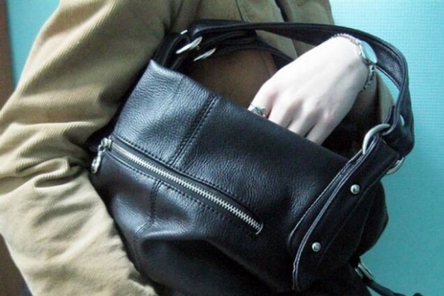 У популярному ТРЦ Києва засікли банду злодійок: опубліковані фото