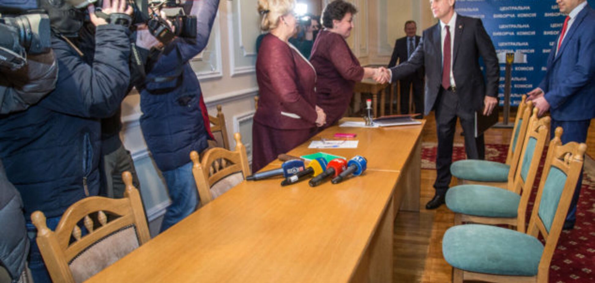 Наливайченко подав до ЦВК документи для реєстрації кандидатом у президенти України