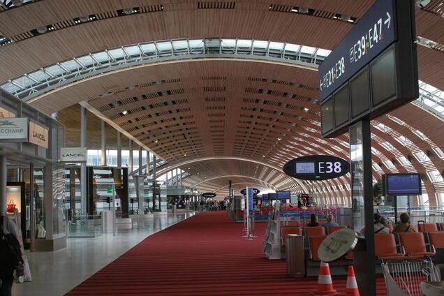 Как криминал помешал нам аэропорт Шарль-де-Голль обшить