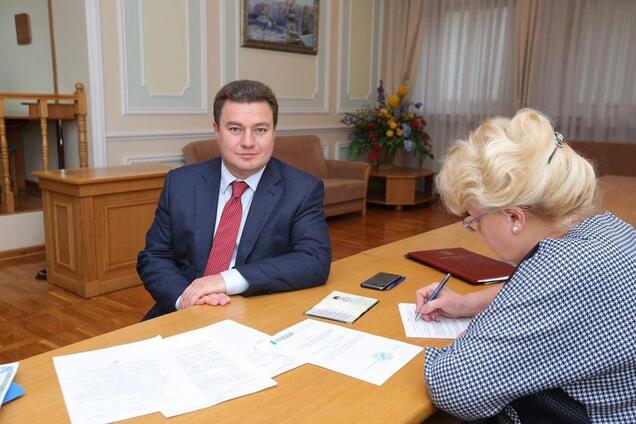 Бондарь подал документы в ЦИК для регистрации кандидатом в президенты