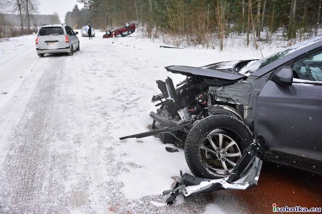 В Польше украинец попал в серьезное ДТП: фото и видео с места аварии