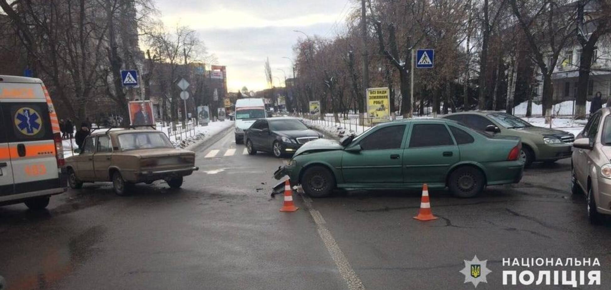 Под Киевом пьяный ''евробляхер'' устроил аварию: пострадали дети