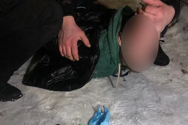 Погрожував смертельною вакциною: під Києвом розбійник нападав на перехожих