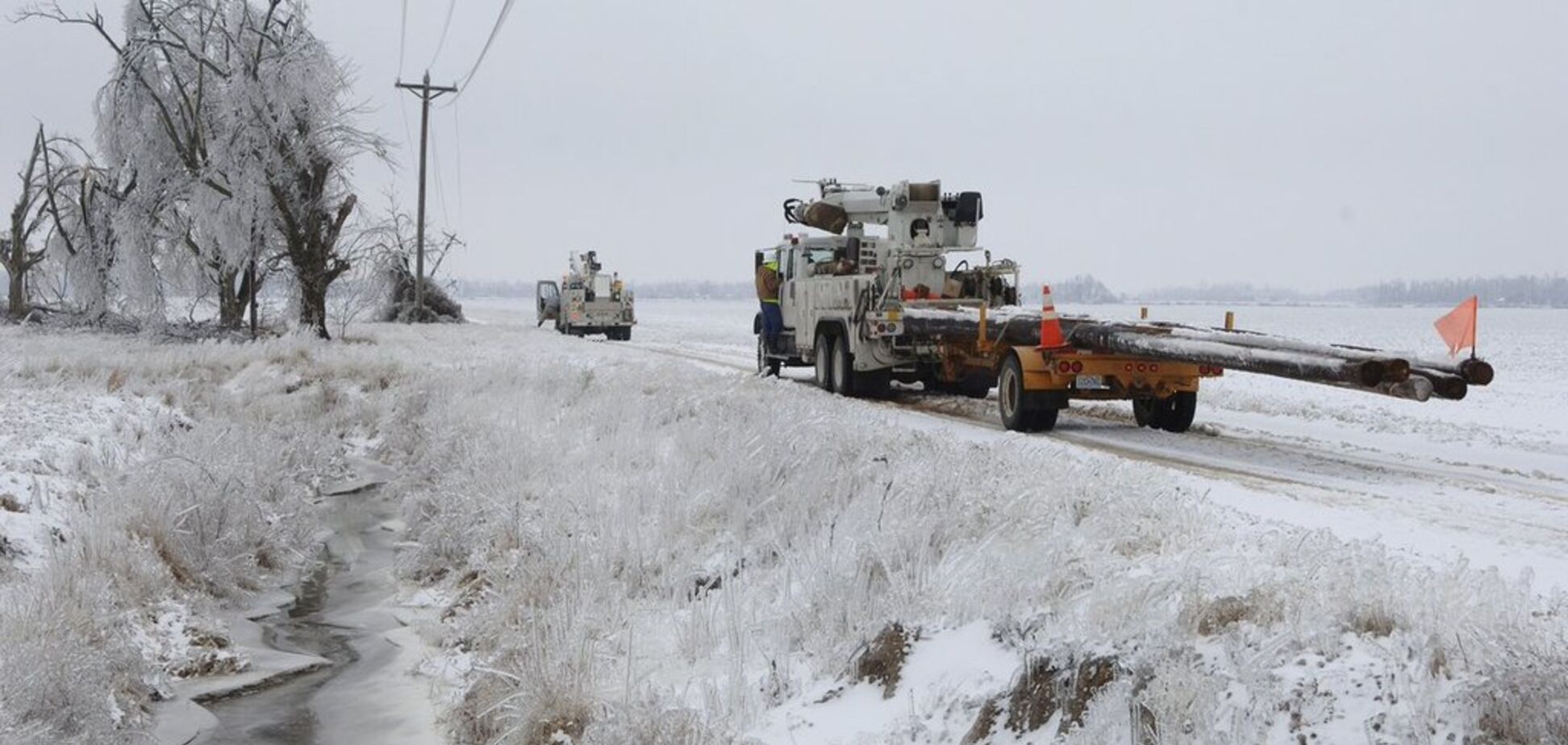 На южные штаты США обрушился смертельный ледяной шторм: фото и видео непогоды