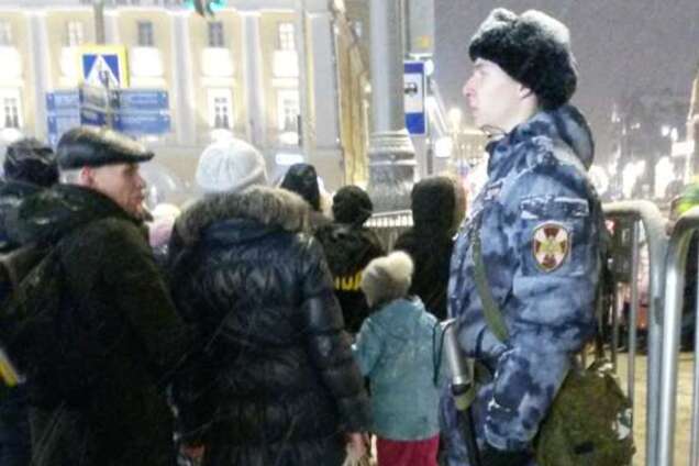 ''Люди паниковали, вызывали ''03'': в центре Москвы произошло масштабное ЧП