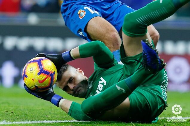 Конкурент вратаря сборной Украины опозорился в чемпионате Испании
