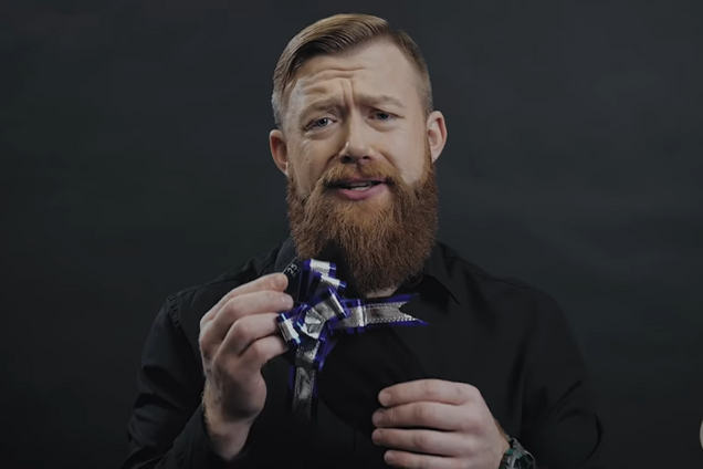 Мужики рыдают: в России сняли пародию на хит KAZKA ''Плакала''