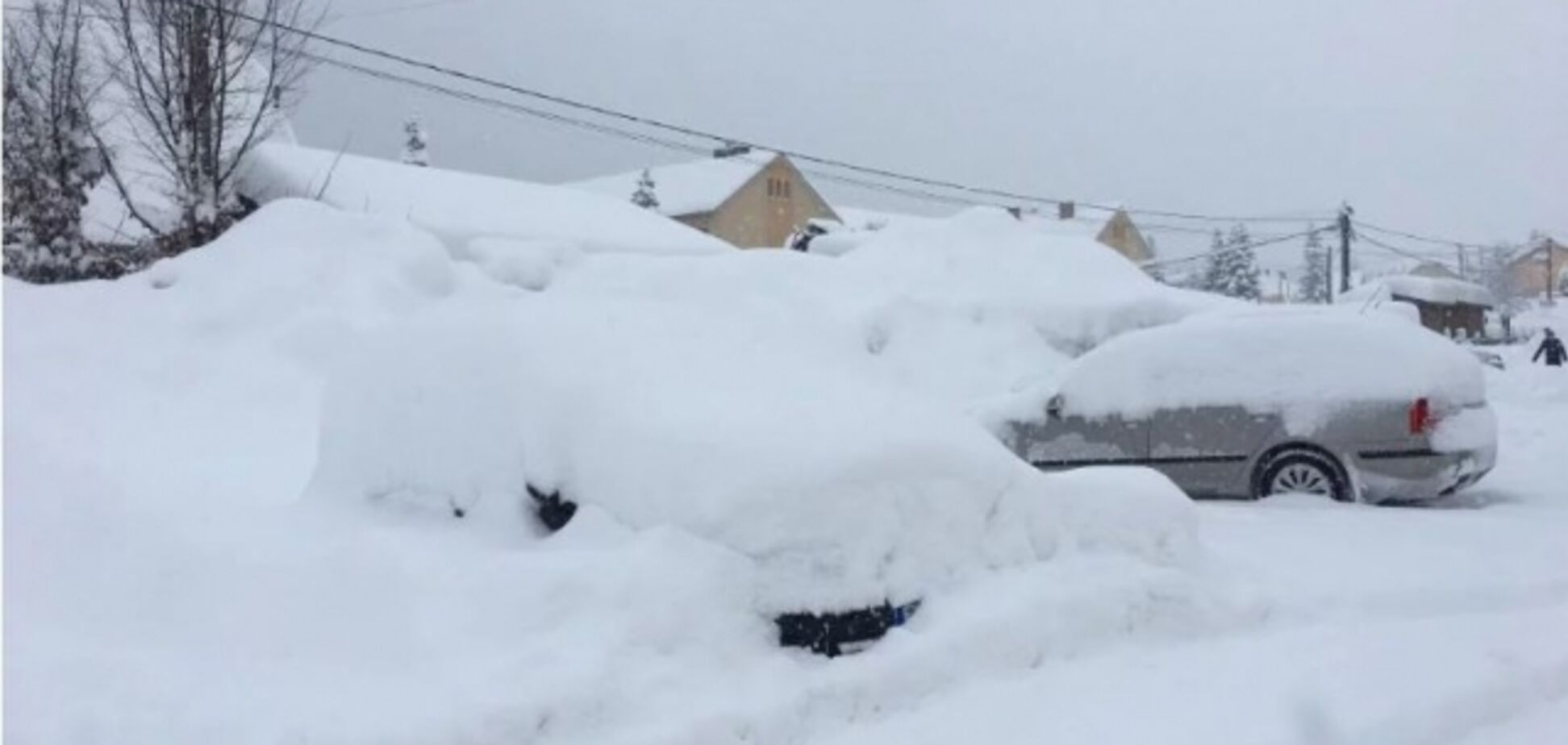 Соседнюю с Украиной страну завалило снегом: фото и видео