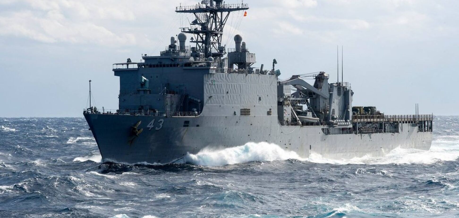 Десантний корабель США увійшов у Чорне море: що відбувається