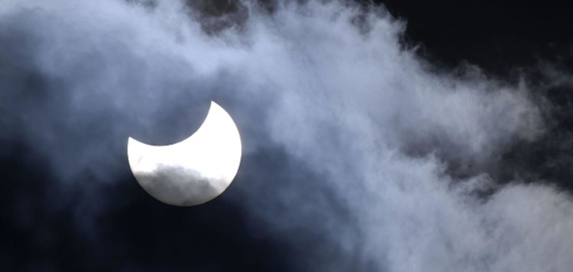 Перше сонячне затемнення у 2019 році: з'явилися дивовижні фото