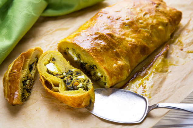 ''Очень вкусно'': известный кулинар поделился необычным рецептом штруделя