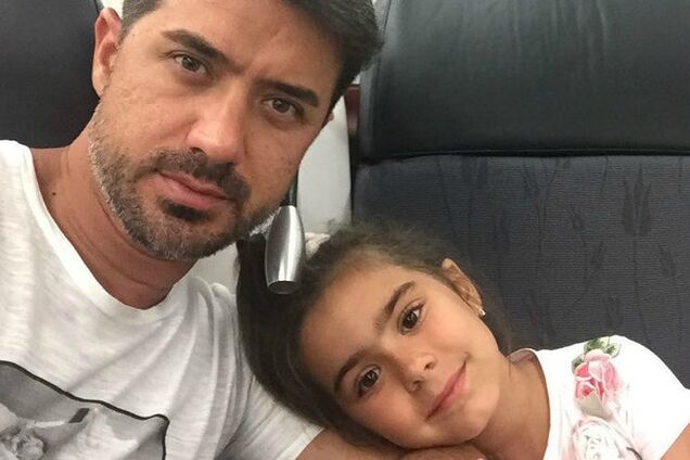 А мама знає? Чоловік Лорак відвіз доньку за кордон