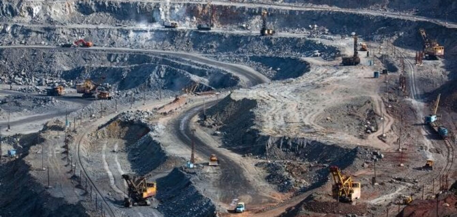 Добыча железной руды в Украине