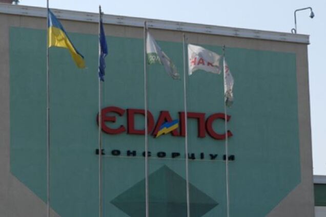 Оновлений ЄДАПС ''продавлює'' у Зеленського перевипуск паспортів