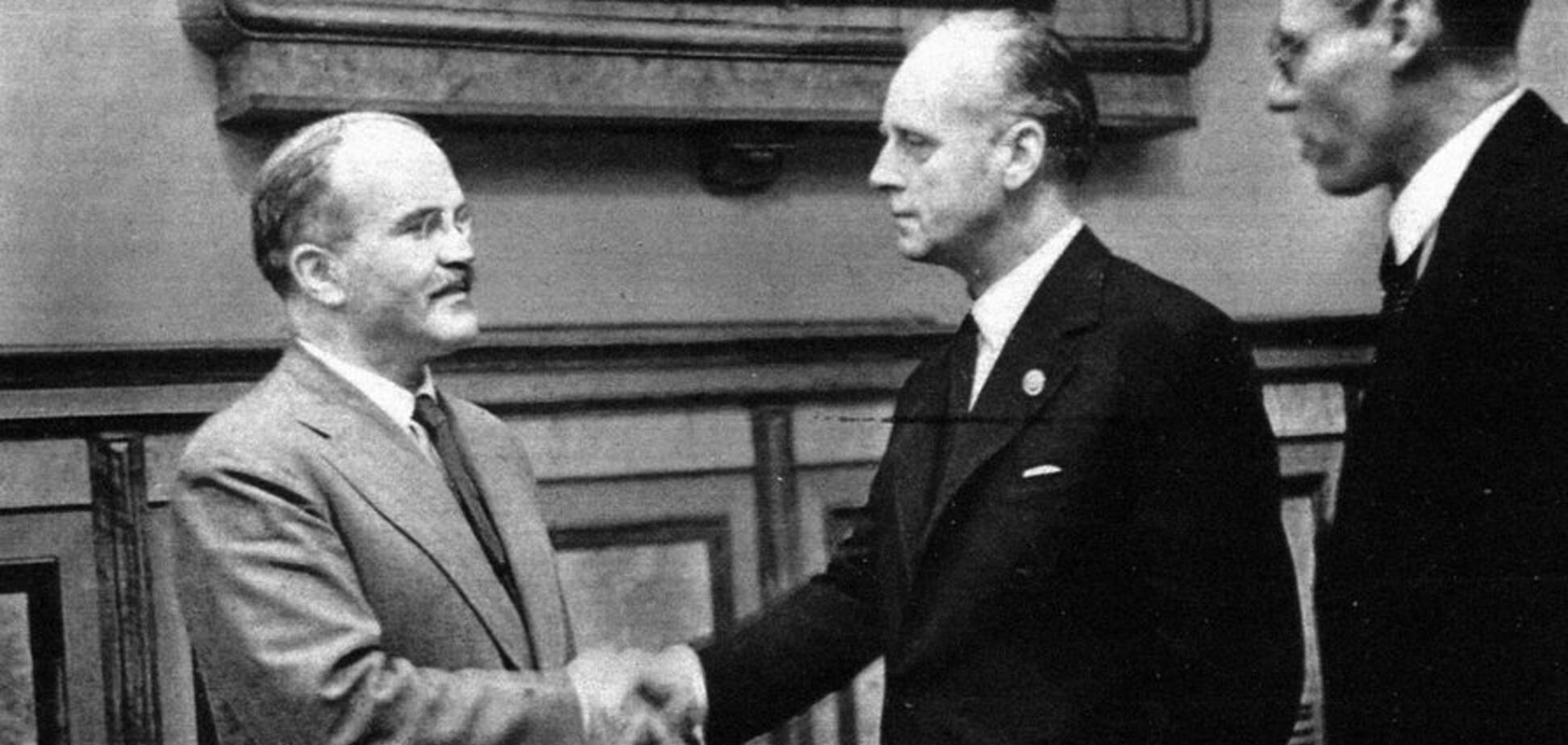 Пакт 'Молотова-Риббентропа' был преступным документом