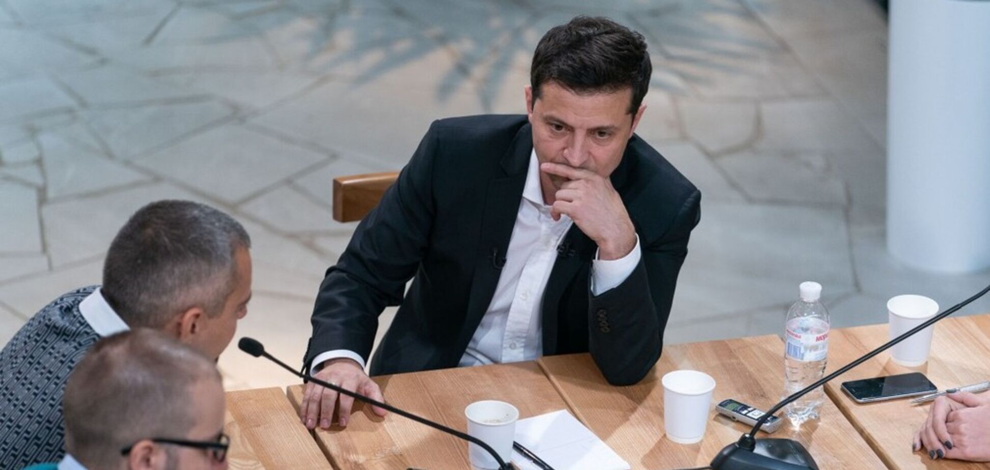 'Не говорит про победу': Зеленского упрекнули за месседж по Донбассу