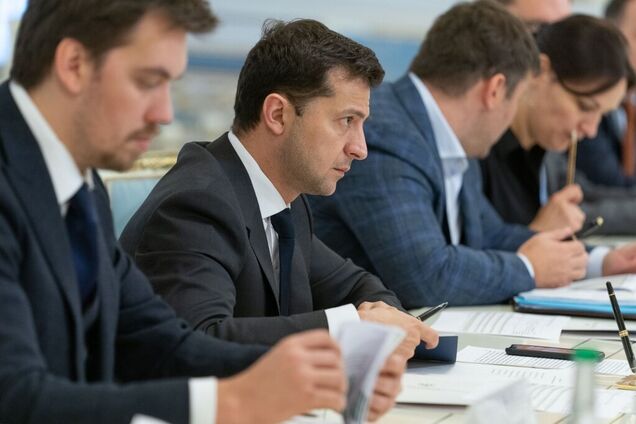 500 млрд проблемних кредитів: Зеленський провів нараду щодо банківського сектору