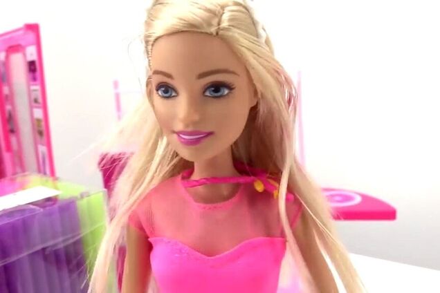 Девушка потратила тысячи долларов на внешность Барби: как она выглядит