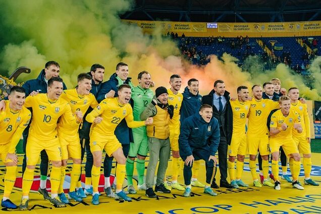 "Шева! Шева!" Переполненный стадион устроил овации тренеру сборной Украины - впечатляющее видео